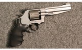 Smith & Wesson ~ 986 ~ 9mm Luger - 1 of 2