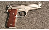 Beretta ~ 92FS ~ 9mm Luger - 1 of 2