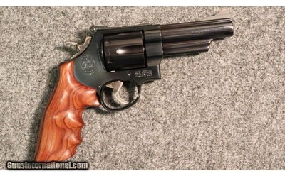 Smith & Wesson ~ 29-3 ~ .44 Magnum