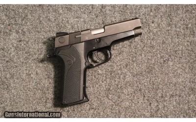 Smith & Wesson ~ 910 ~ 9mm Luger (SKU: 4397741) - Image 1 of 2