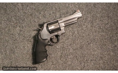 Smith & Wesson ~ 629-6 ~ .44 Magnum