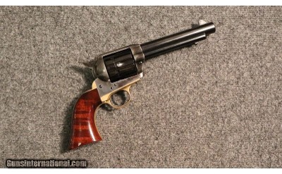 Uberti ~ 1873 ~ .45 Colt