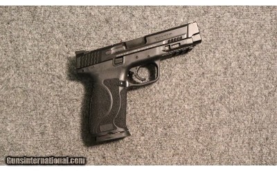 Smith & Wesson ~ M&P45 M2.0 ~ .45 Auto
