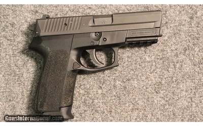 Sig Sauer ~ SP2022 ~ .40 S&W