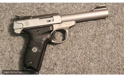 Smith & Wesson ~ SW22 Victory ~ .22 Long Rifle