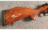 Weatherby ~ Mark V ~ .300 Weatherby Magnum - 2 of 11