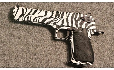 Magnum Research ~ Desert Eagle ~ .44 Magnum (SKU: 4539710)