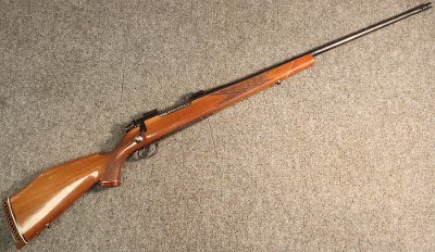 Weatherby ~ Mark V ~ .300 Weatherby Magnum (SKU: 4618023)