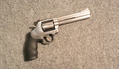 Smith & Wesson ~ Model 686-6 ~ .357 Magnum