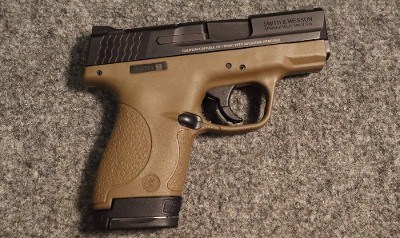 Smith & Wesson ~ M&P 40 Shield (SKU: 4686131)