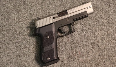 SIG Sauer ~ P220 ~ .45 Auto (SKU: 4711900)