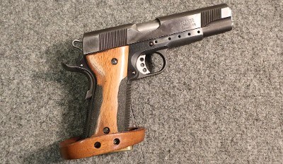 Les Baer ~ Custom ~ .45 ACP (SKU: 4730838)