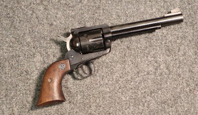 Ruger ~ New Model Blackhawk ~ .41 Magnum (SKU: 4740279)