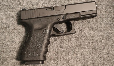 Glock ~ 23 ~ .40 S&W (SKU: 4703791)