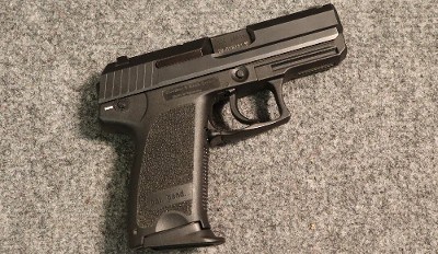 Heckler & Koch ~ USP Compact ~ .40 S&W (4765492)