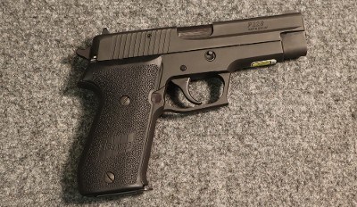 SIG Sauer ~ P220 ~ .45 Auto (4740079)
