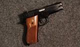 Smith & Wesson ~ 39-2 ~ 9mm Luger (SKU: 4739925) - 1 of 2