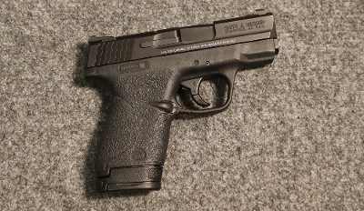 Smith & Wesson ~ M&P9 Shield ~ 9mm Luger