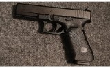 Glock ~ 22 Gen 4 ~ .40 S&W (SKU: 4791470) - 2 of 2