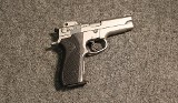 Smith & Wesson ~ 5906 ~ 9mm Luger (4868289) - 1 of 2