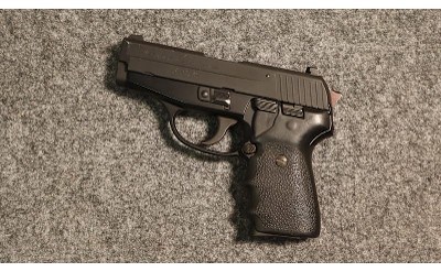 SIG Sauer ~ P239 ~ .40 S&W (4898563) - Image 2 of 2