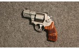 Smith & Wesson ~ 627-5 ~ .357 Magnum (4896259) - 2 of 2