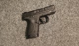 Smith & Wesson ~ M&P 9 Shield ~ 9mm Luger (4911649) - 1 of 2