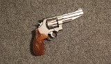 Smith & Wesson ~ 627-6 ~ .357 Magnum (4958373) - 1 of 2