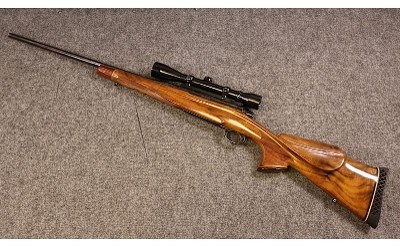 Winchester ~ 70 ~ .300 Weatherby Magnum (4995672) - Image 2 of 5