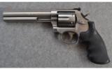 Smith & Wesson Model 686-5 .357 Magnum - 2 of 3