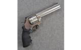 Smith & Wesson Model 629 Classic .44 Magnum - 1 of 2