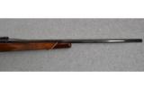 Weatherby Custom Model Mark V .240 Magnum - 6 of 8