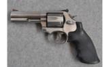 Smith & Wesson Model 686-5 .357 Magnum - 2 of 3