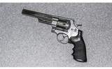 Smith & Wesson ~ 629-4 ~ .44 Remington Magnum - 2 of 3