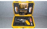 Smith & Wesson~460 ES Emergency Survival kit~.460 Smith & Wesson Magnum - 3 of 4