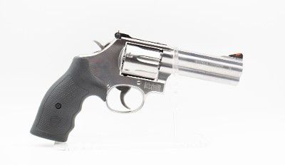 Smith & Wesson ~ 686-6 Plus ~ .357 Magnum