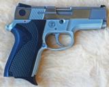 SMITH & WESSON
4006 SHORTY FORTY - 3 1/2 