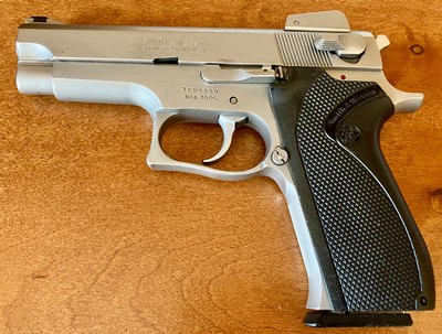 Smith & Wesson 3906 Stainless Steel - As New