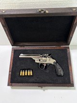 Antique Very nice condition Smith & Wesson .32 Double Action top break revolver with case