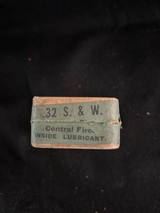 Full box Vintage Remington Arms - Union Metallic Cartridge Company 32 S&W Black Powder cartridges - 4 of 5