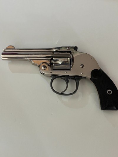 “Very nice like new condition”  Harrington & Richardson small frame Hammerless Double Action Revolver.  C&R OK 