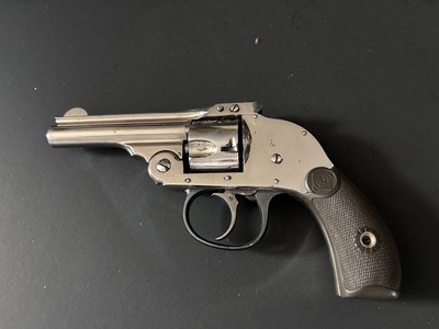 “Very nice condition”  RARE 1st model Harrington & Richardson small frame .32 S&W HammerlessRevolver.  - Image 3 of 17