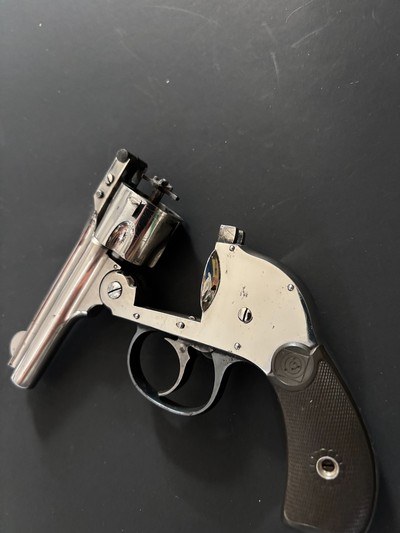 “Very nice condition”  RARE 1st model Harrington & Richardson small frame .32 S&W HammerlessRevolver.  - Image 6 of 17