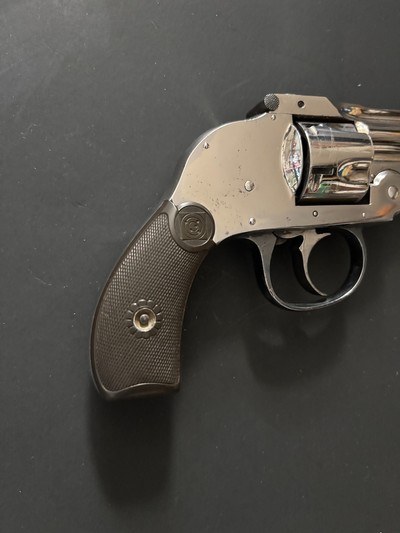 “Very nice condition”  RARE 1st model Harrington & Richardson small frame .32 S&W HammerlessRevolver.  - Image 15 of 17