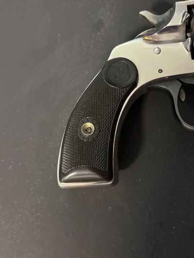 Harrington & Richardson Model 1905 Double action .32 S&W Revolver.  C&R OK  - Image 5 of 15
