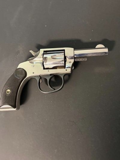 Harrington & Richardson Model 1905 Double action .32 S&W Revolver.  C&R OK  - Image 2 of 15