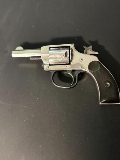 Harrington & Richardson Model 1905 Double action .32 S&W Revolver.  C&R OK  - Image 6 of 15