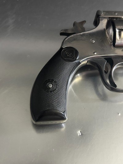 Harrington & Richardson Premier .32 S&W Double Action Top Break small frame revolver.  C&R OK - Image 10 of 18