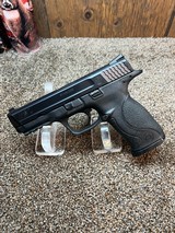 Smith & Wesson M&P40 40 S&W - 1 of 9