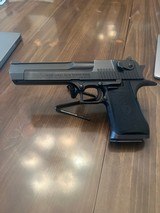 Magnum Research IMI Desert Eagle 44 Magnum like new